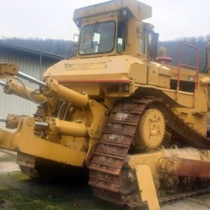 foto 50t CAT D9L nové pásy+ motor měněn, rozrývák dozer