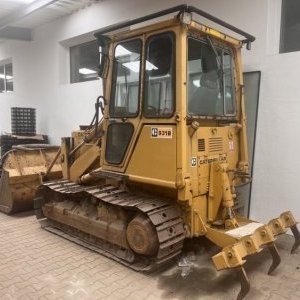 foto 7t nakladač dozer rozrývák CAT 913B ripper