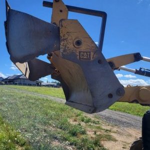 foto traktorbagr CAT 428E (SPZ) rypadlo-nakladač