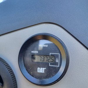 foto traktorbagr CAT 428E (SPZ) rypadlo-nakladač