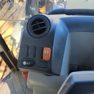 foto traktorbagr CAT 428E (SPZ) rypadlo-nakladač